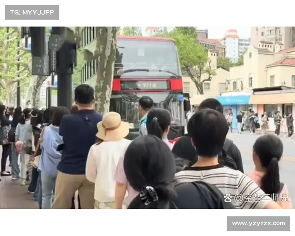 上海911路双层巴士又火了!你乘坐过吗? 上海911路双层巴士又火了!你乘坐过吗?
